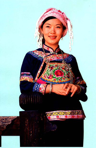 南丹壮族服饰4.png