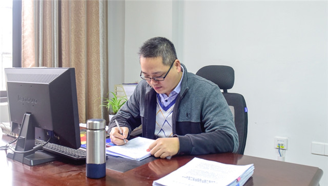 罗业维_副本1.jpg
